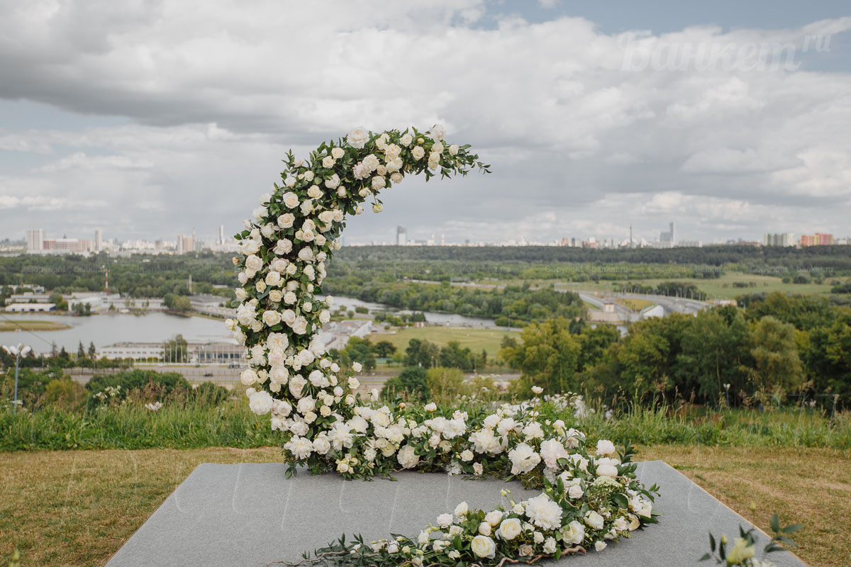 кафе у холма в крылатском