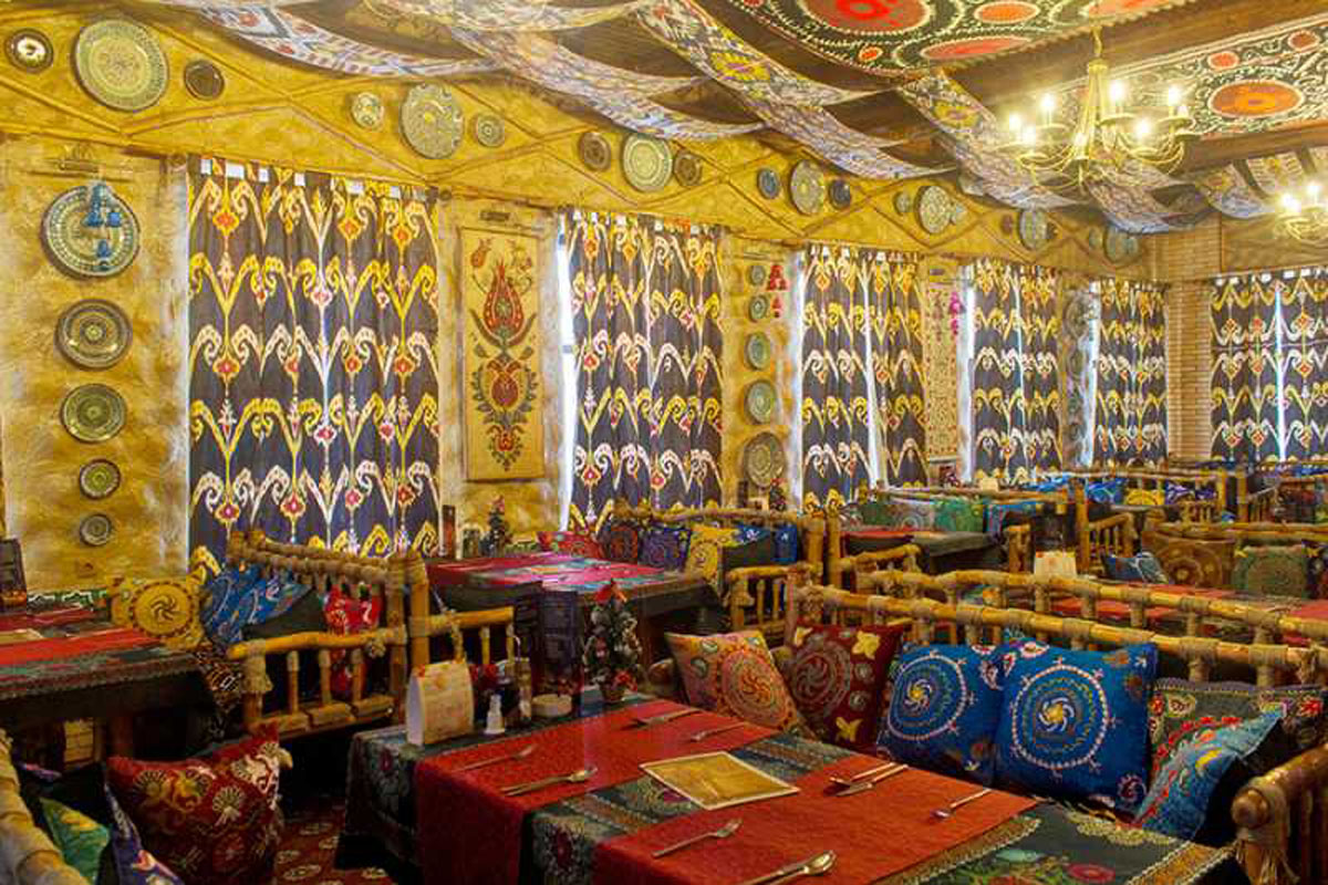 Ресторан бухара меню. Золотая Бухара Махачкала. Ресторан Золотая Бухара. Ресторан Андара в Бухаре. Dolon ресторан Бухара.