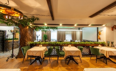 Основной зал