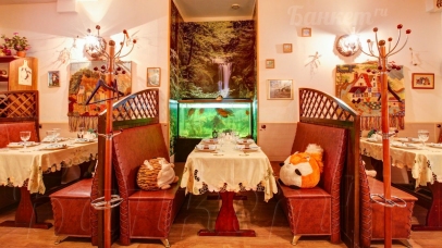 Зал с  рыбками