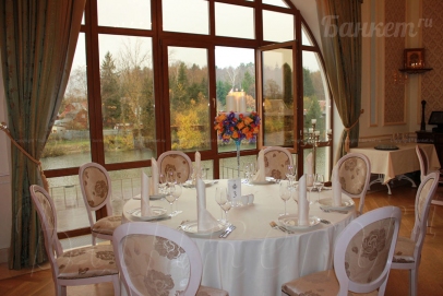 La Scala с видом на озеро