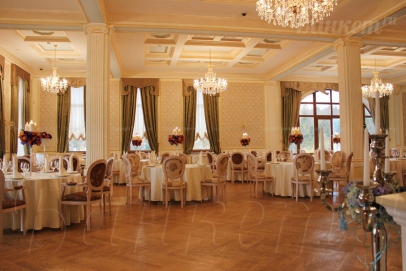 La Scala с видом на озеро