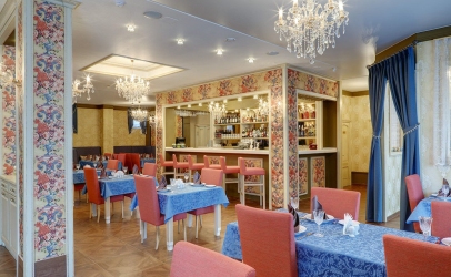 Основной зал