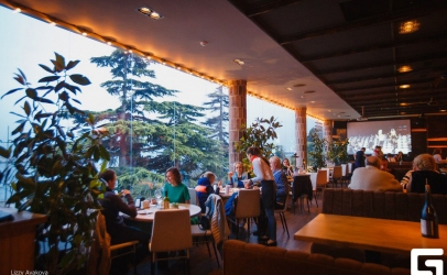 Основной зал