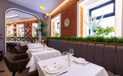 Зал с открытым баром