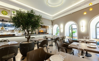 Зал с открытой кухней