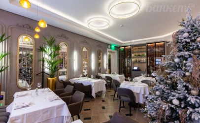 Зал с открытым баром