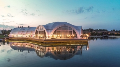 Банкетный зал на озере