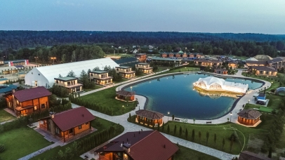 Банкетный зал на озере