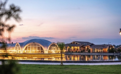 Банкетный зал на озере