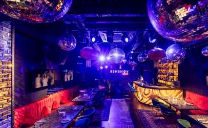 Общий зал караоке