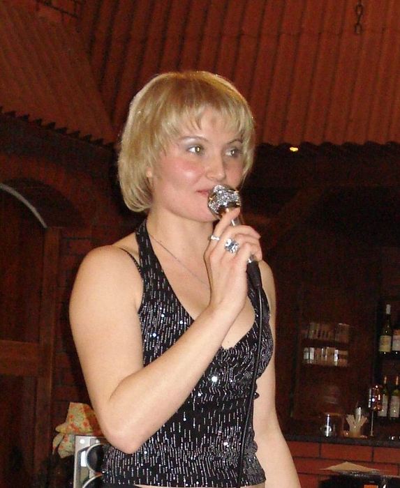 Елена Праздникова