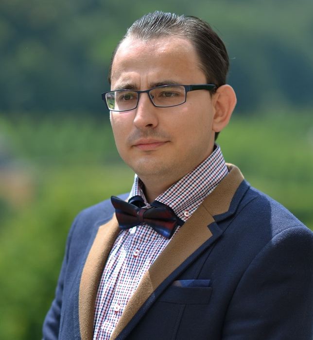 Олег Колоколов