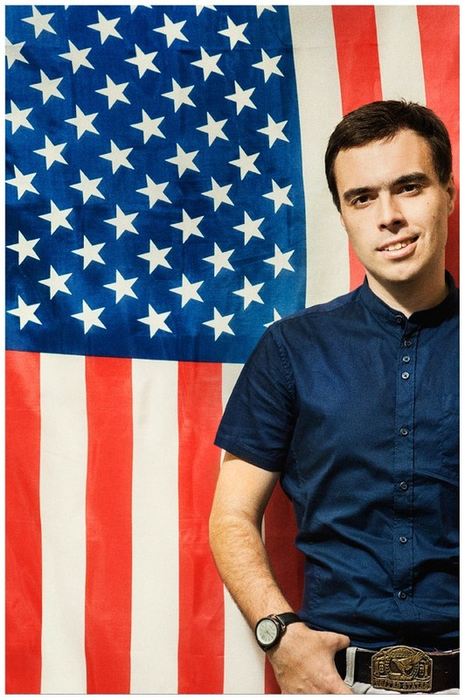 Александр Николаев