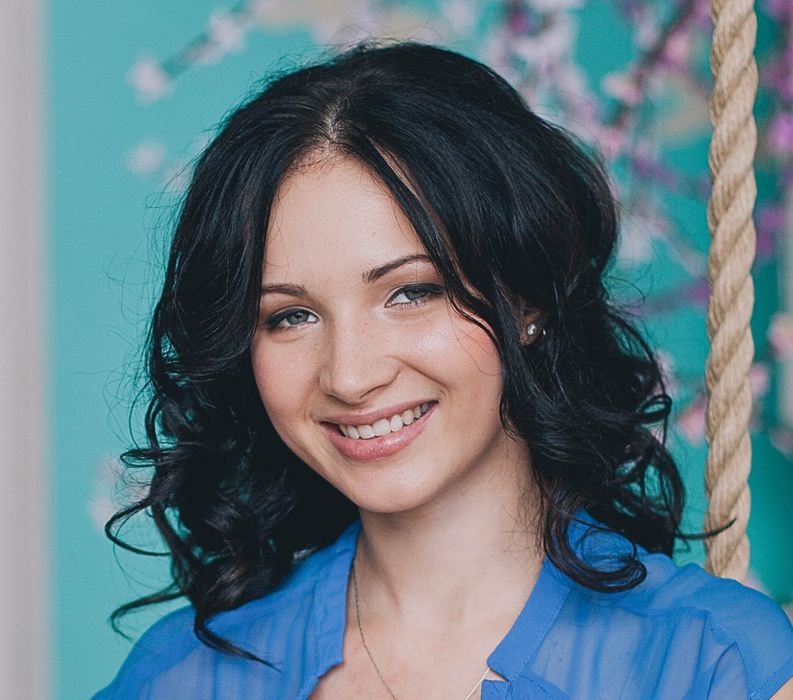 Яна Артемьева