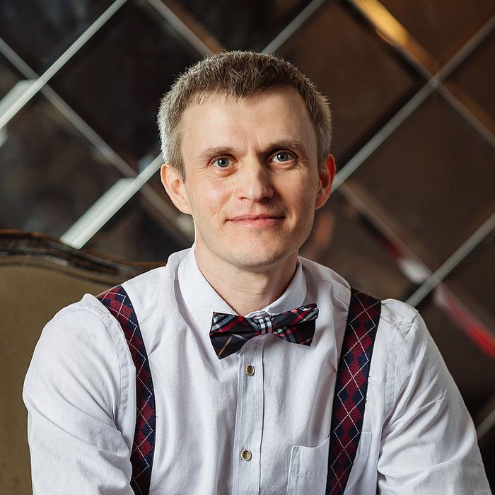 Олег Пивоваров