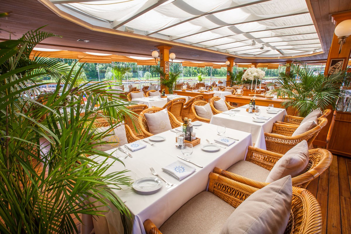 Банкетный зал — Ресторан-яхта Ласточка