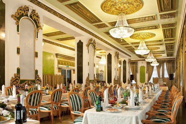 Логотип Warsaw Hall