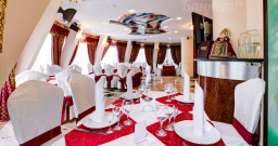 Красный Зал — подробнее о зале