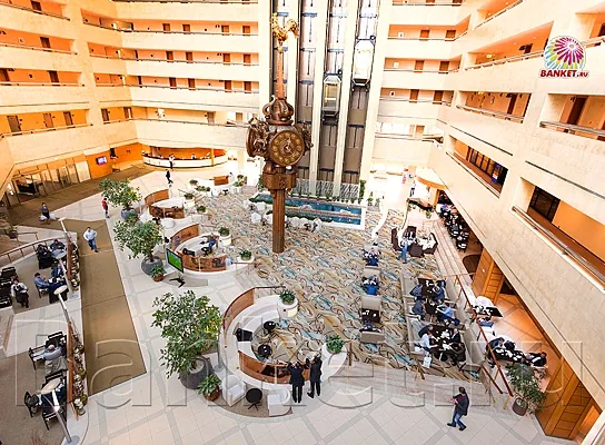 Центр Международной Торговли, Атриум Crowne Plaza Moscow — фото