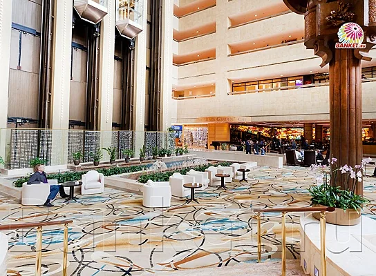 Центр Международной Торговли, Атриум Crowne Plaza Moscow — фото