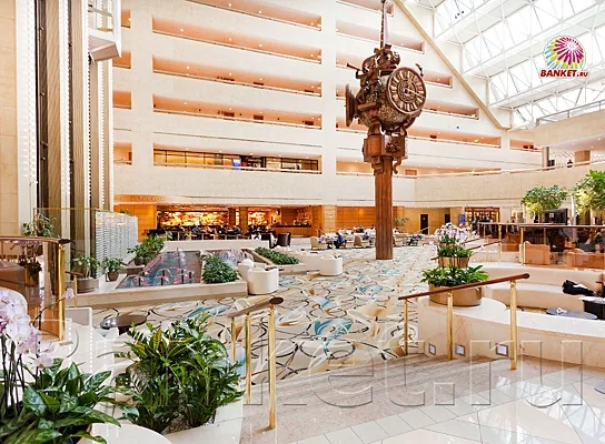 Центр Международной Торговли, Атриум Crowne Plaza Moscow — фото