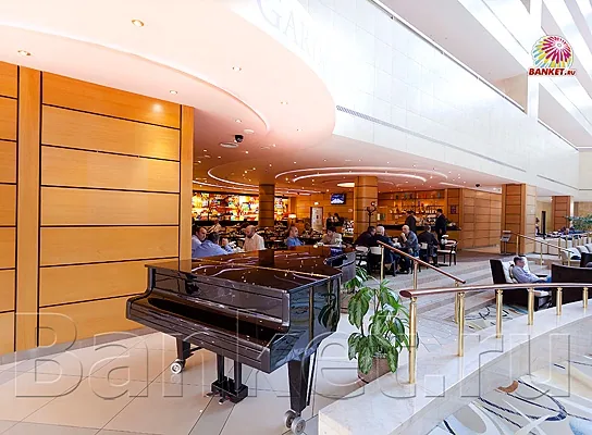 Центр Международной Торговли, Атриум Crowne Plaza Moscow — фото