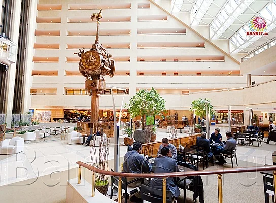 Центр Международной Торговли, Атриум Crowne Plaza Moscow — фото