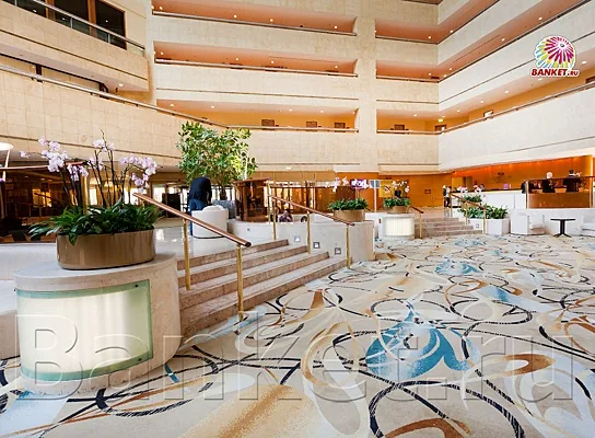 Центр Международной Торговли, Атриум Crowne Plaza Moscow — фото