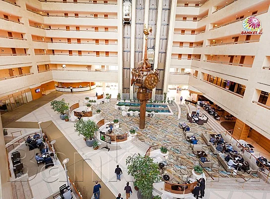 Центр Международной Торговли, Атриум Crowne Plaza Moscow — фото