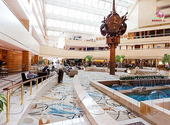 Центр Международной Торговли, Атриум Crowne Plaza Moscow — фото