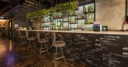 Первый этаж