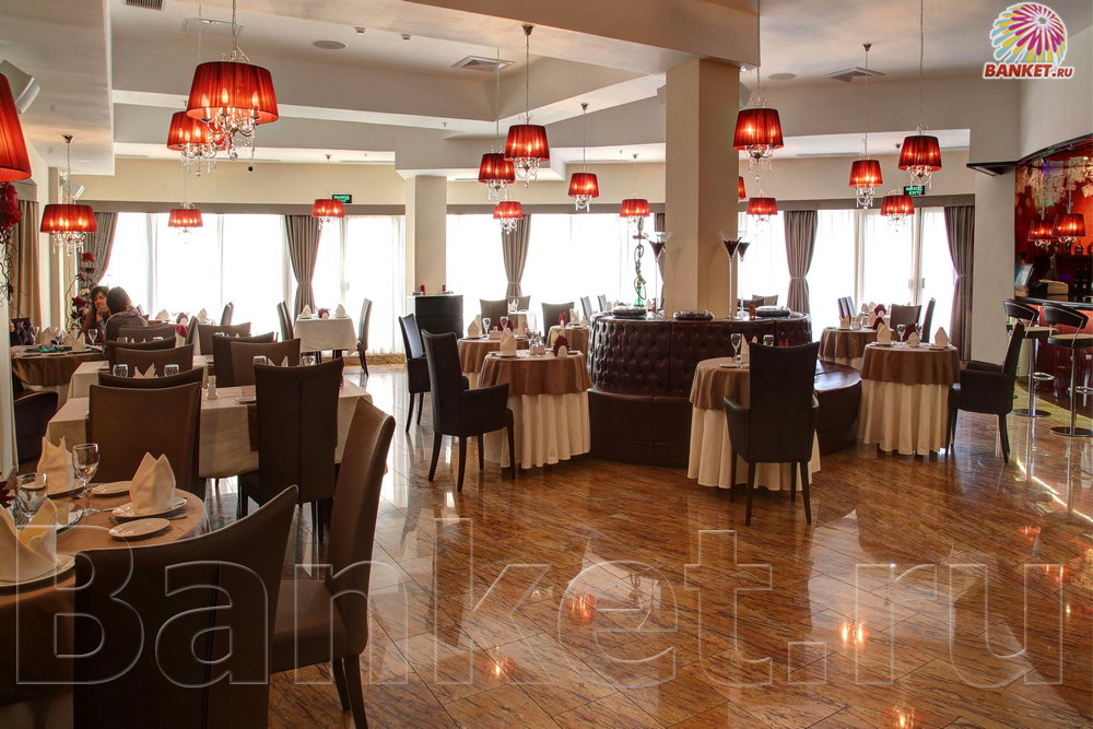 Основной зал ресторана — Ресторан Talk of the Town