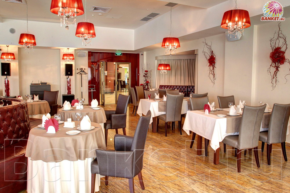 Основной зал ресторана — Ресторан Talk of the Town