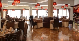 Основной зал ресторана Основной зал ресторана — интерьер зала