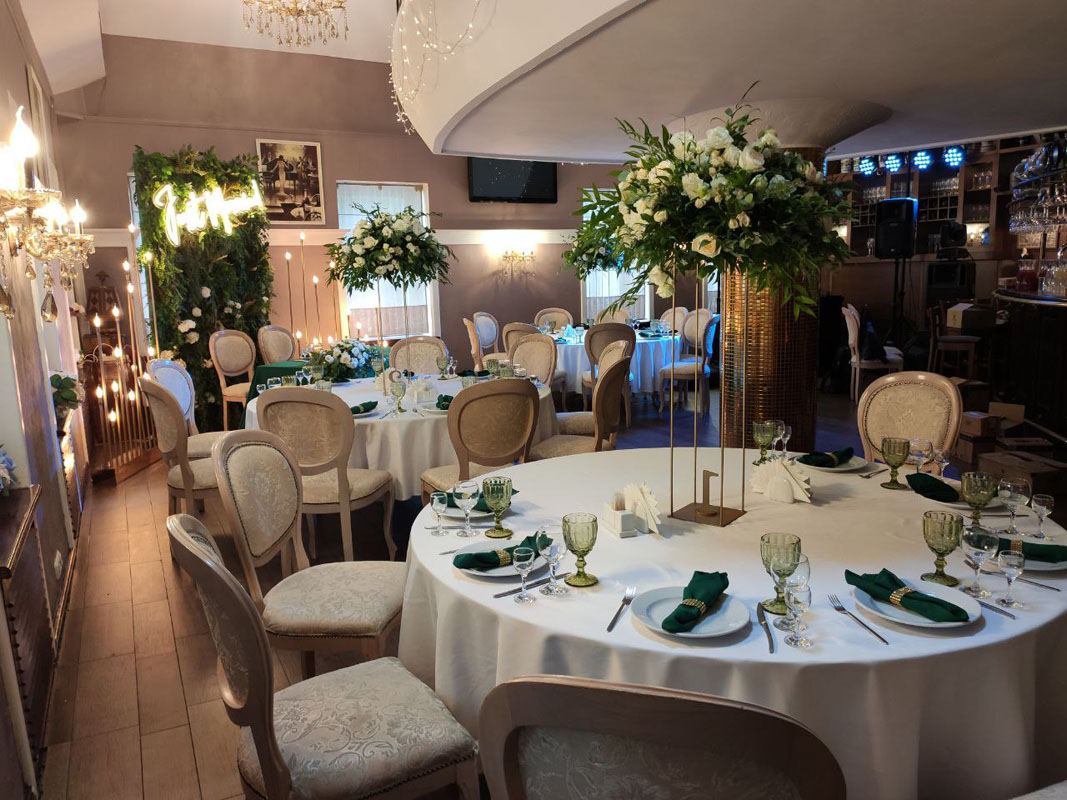 Зал Хюгге — Ресторан Колесо времени