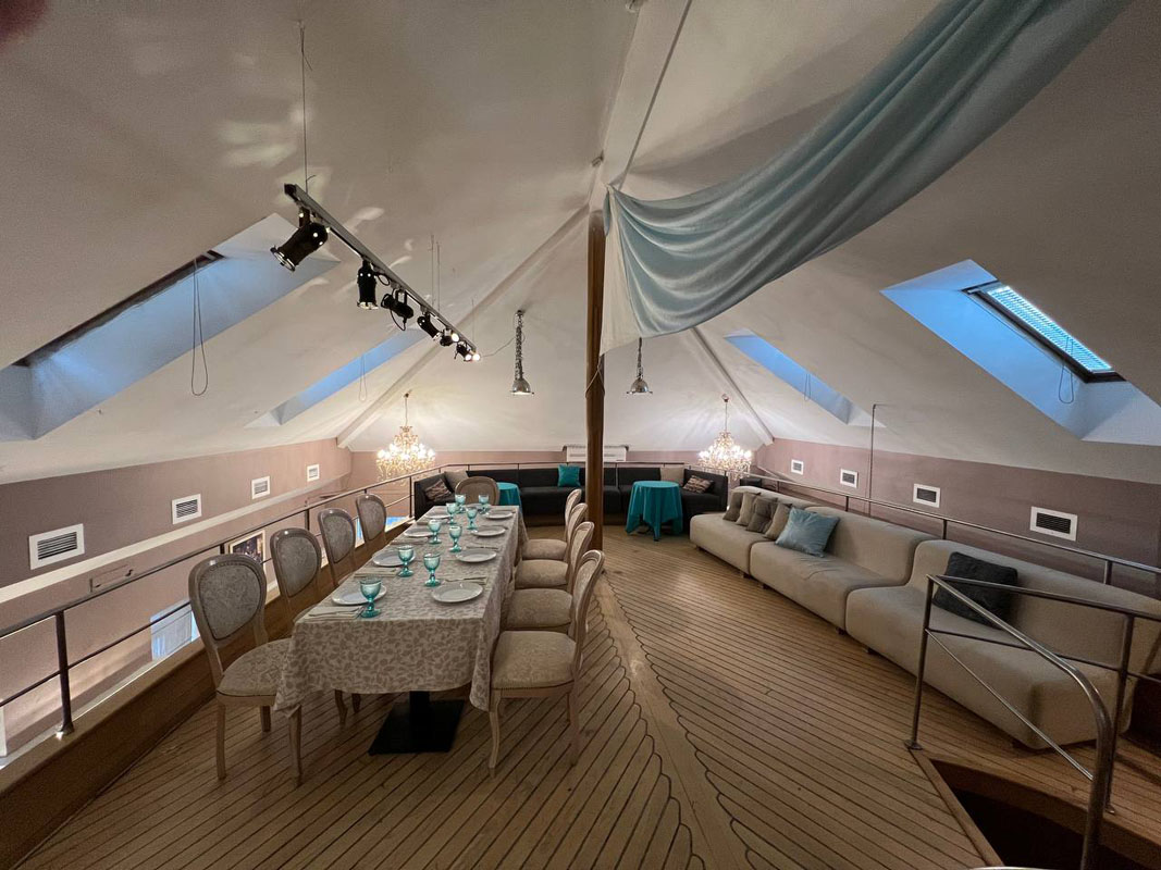 Зал Яхта — Ресторан Колесо времени