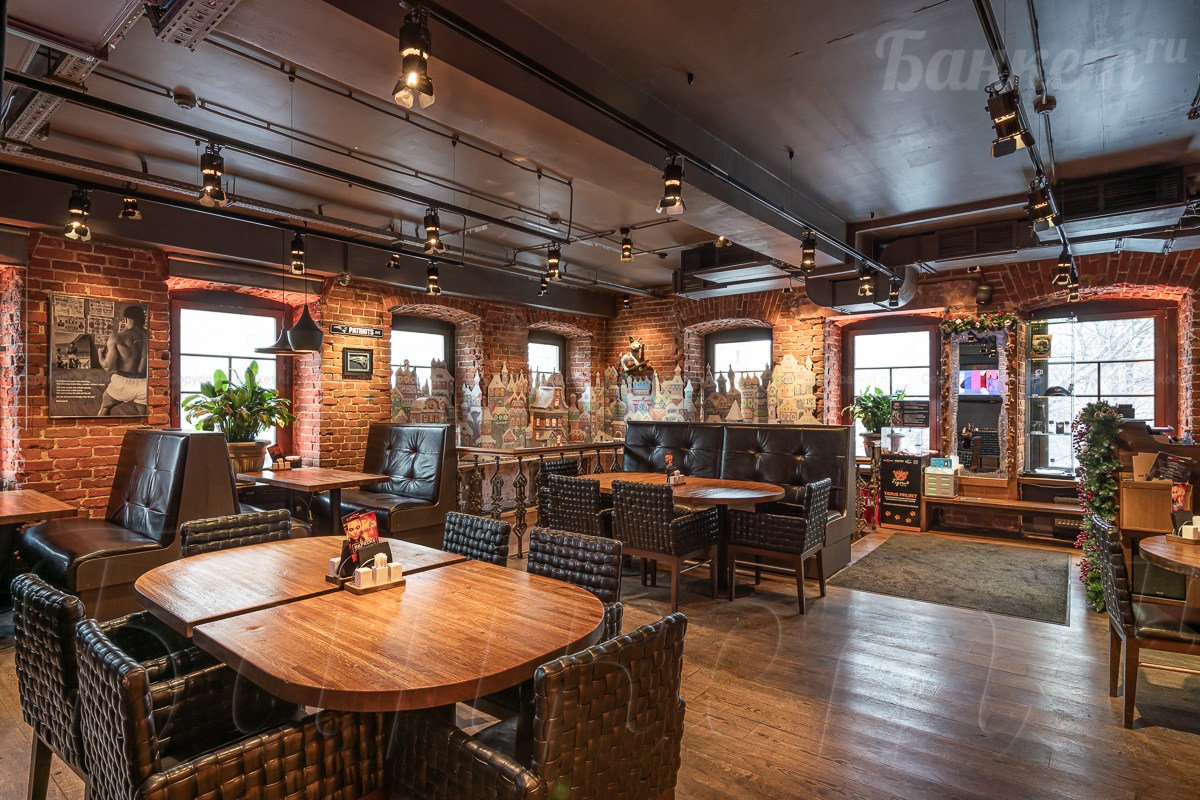 2-й этаж  — Бар BQ Cafe & Pizzeria Mario