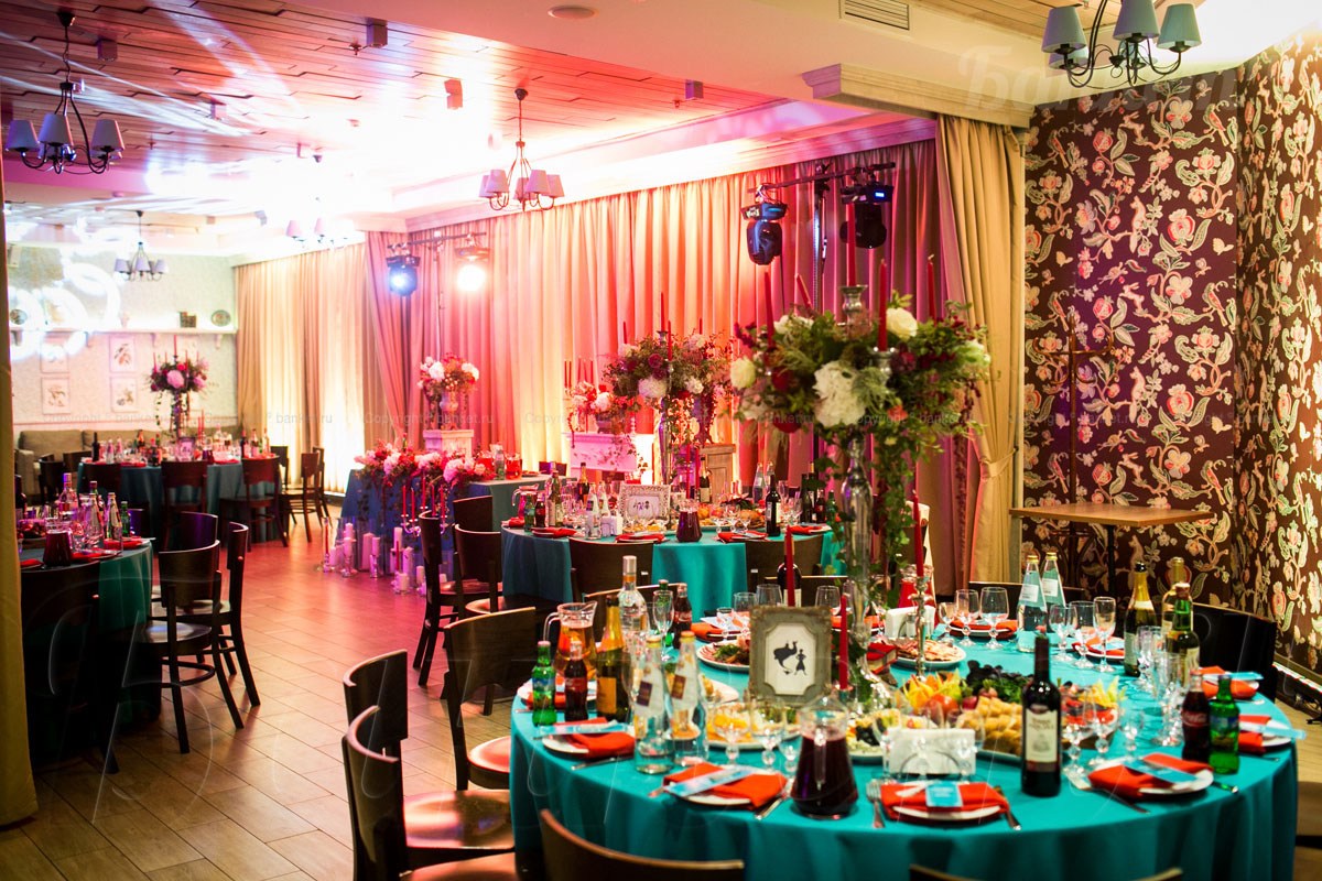 Основной зал — Буржуа кафе