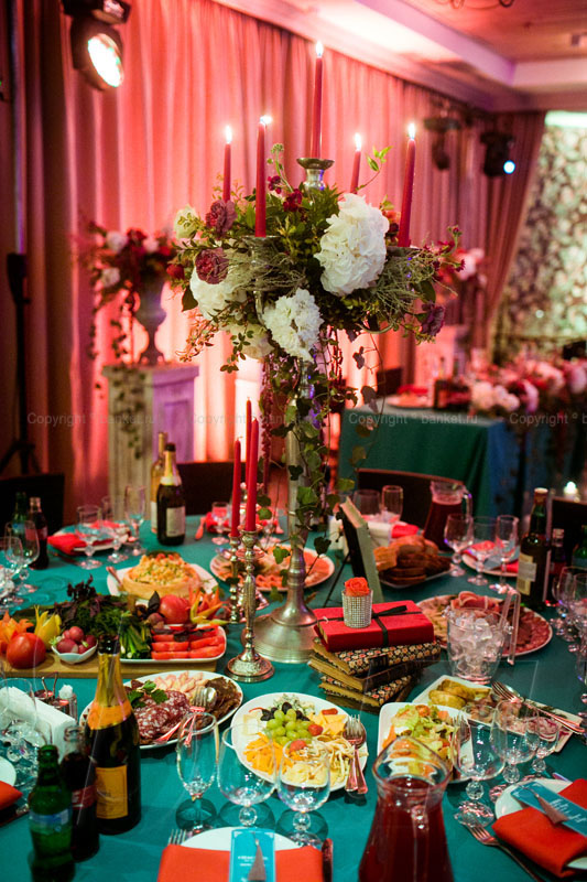 Основной зал — Буржуа кафе