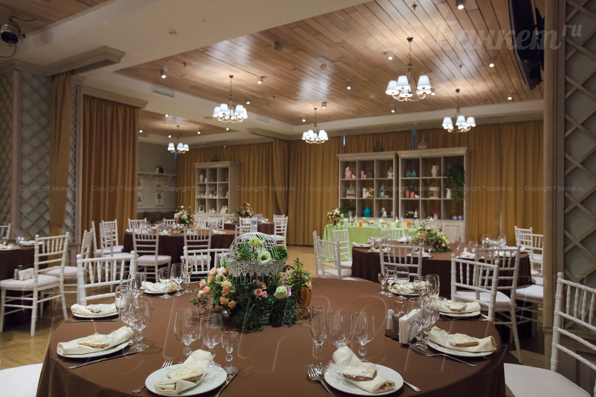 Основной зал — Буржуа кафе