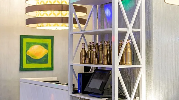 Mandarin, Основной зал — фото