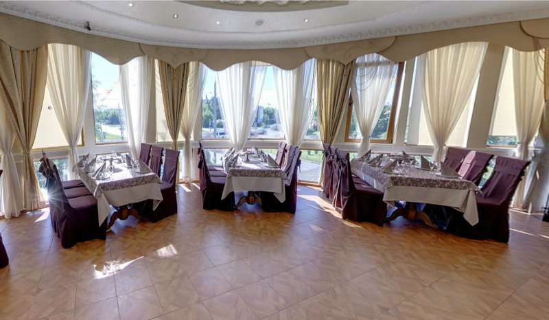 Банкетный зал — Ресторан Зеленое Яблоко