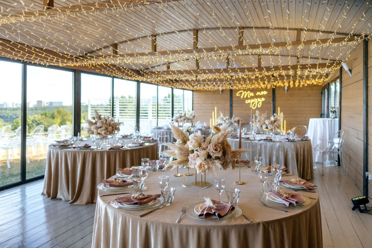 Кафе Среда — Панорамная веранда, фото банкетного зала