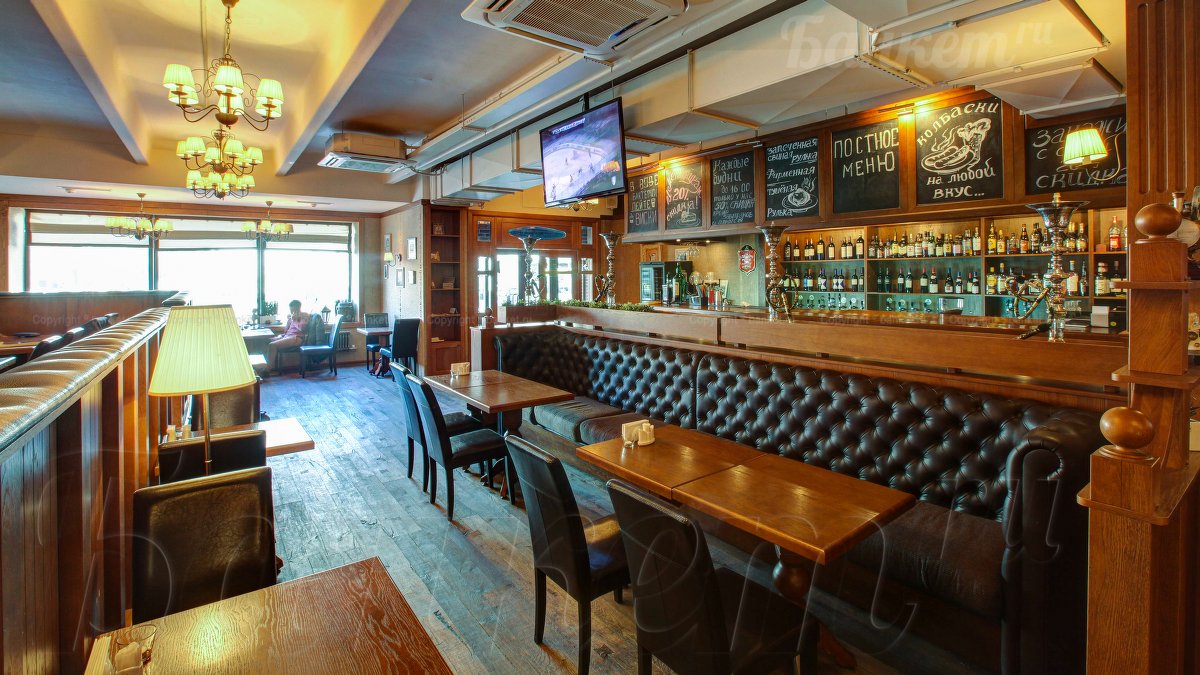 Основной зал — Beef & Beer  (Бииф энд Биир)