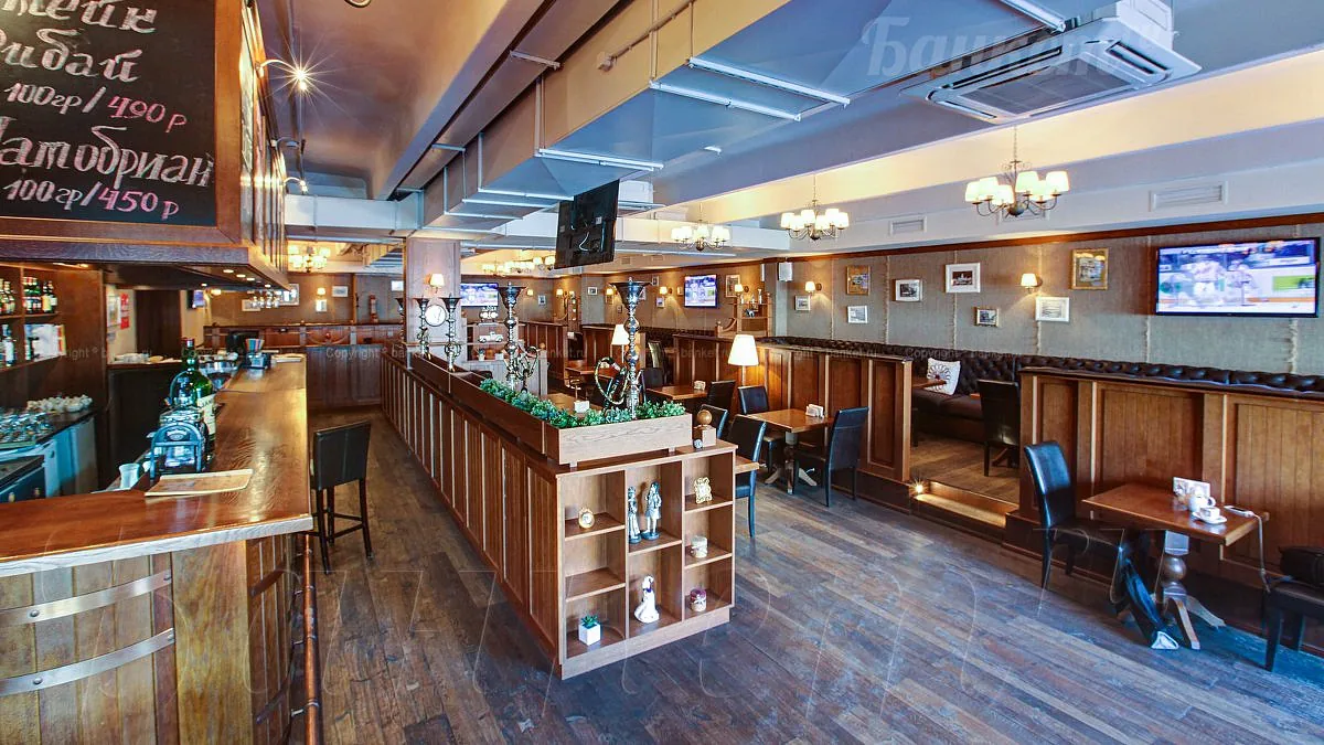 Основной зал — банкетный зал Beef & Beer  (Бииф энд Биир), фото