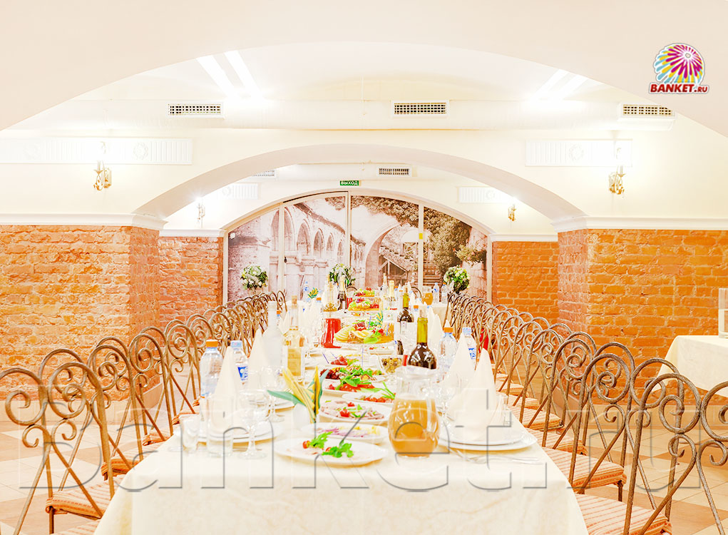 Банкетный зал  — Таверна Сивый Мерин