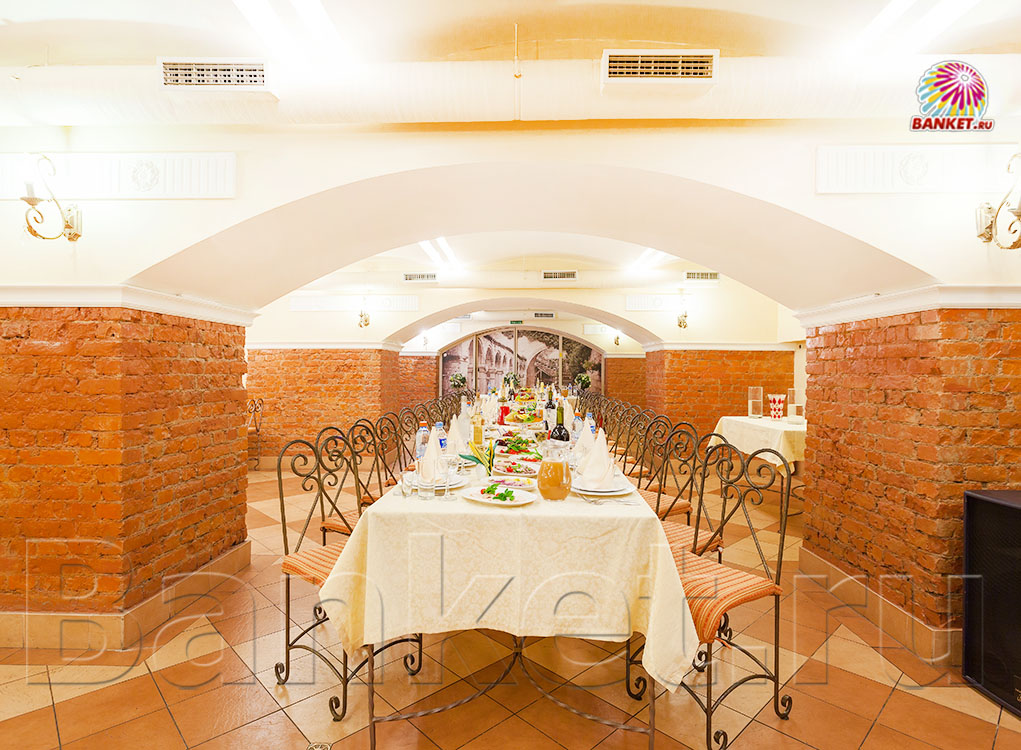 Банкетный зал  — Таверна Сивый Мерин