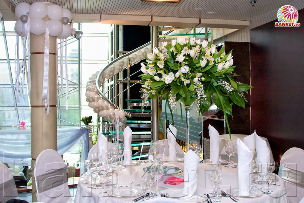 Балкон ресторана — Новый на Новом