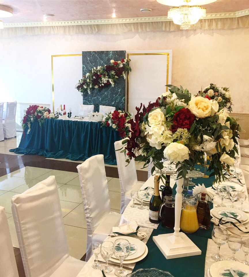 Шампань — Ресторан Авиньон / Avignone